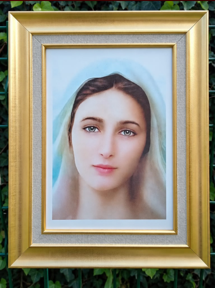 Cuadro de la Virgen con marco dorado clásico