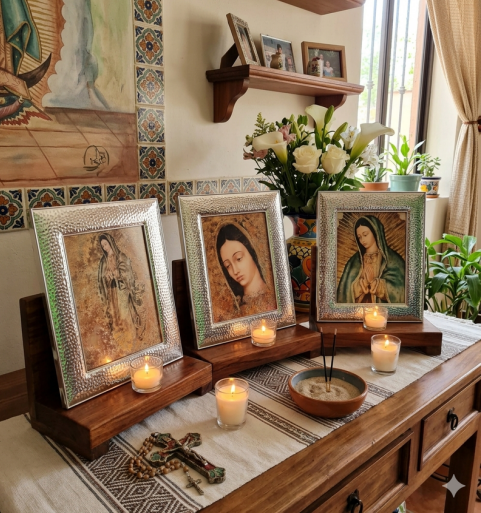 Portarretrato de la Virgen de Guadalupe en diferentes modelos