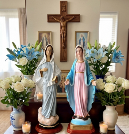 Virgen de Medjugorje y Virgen de Tihaljina a color, 63 cm